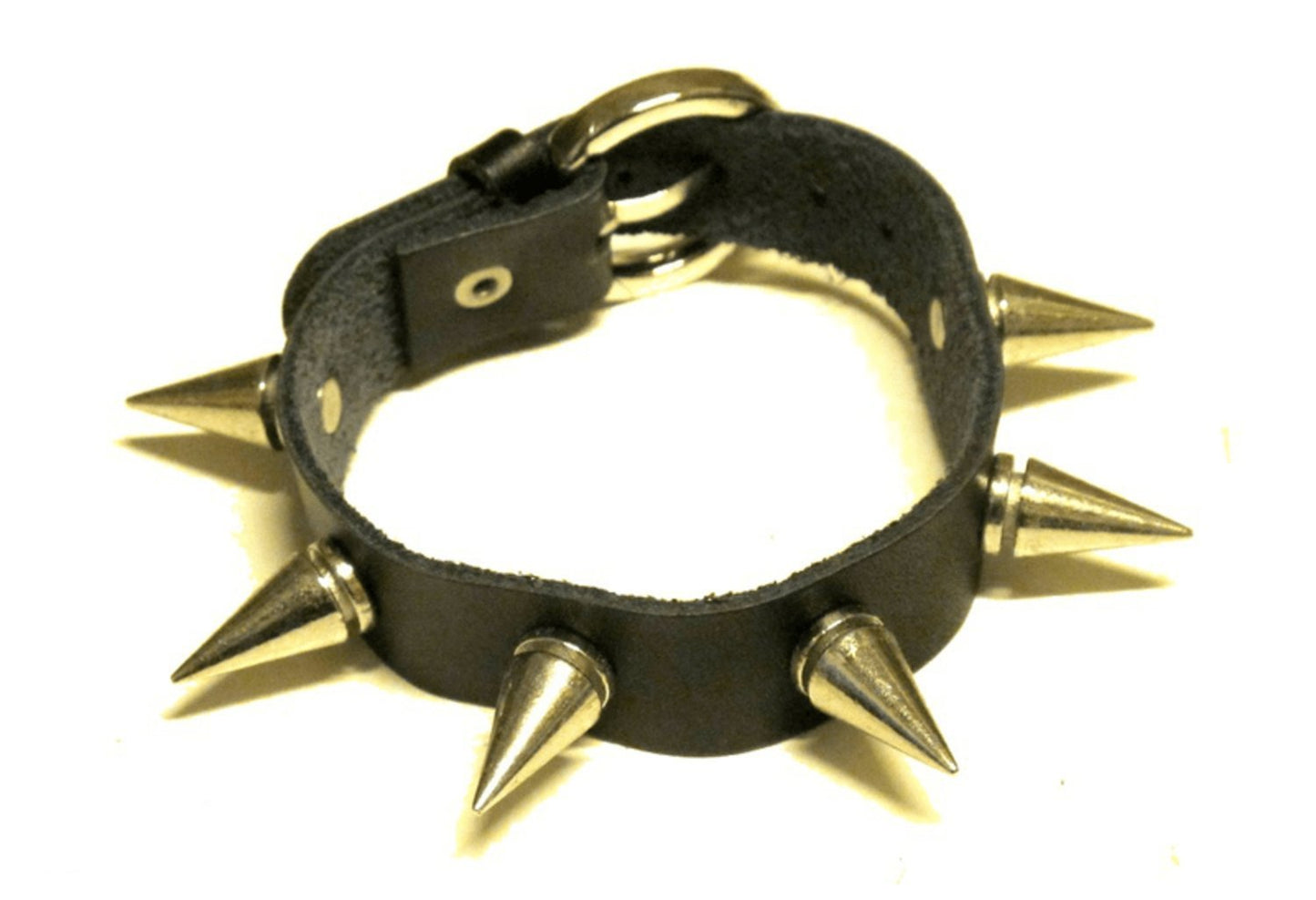Läderarmband med spike nitar