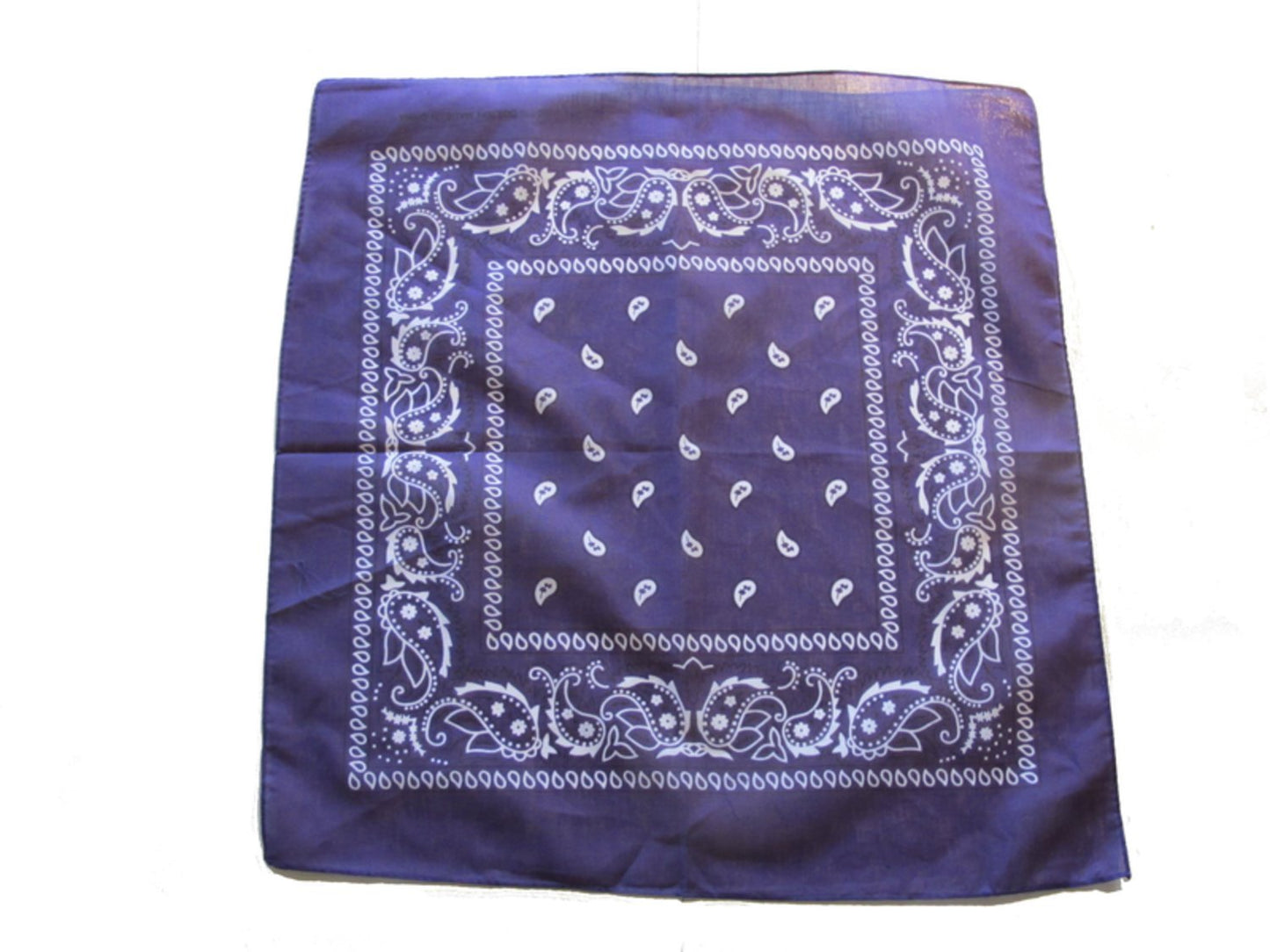 Lila Bandana Paisley Scarf – produktbild – Hiprock