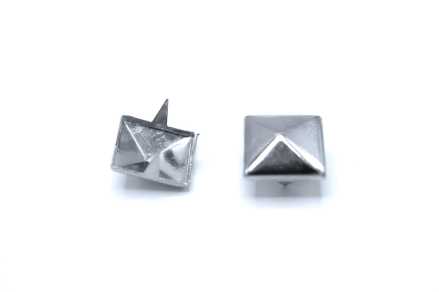 Lösa nitar Pyramid 100 st