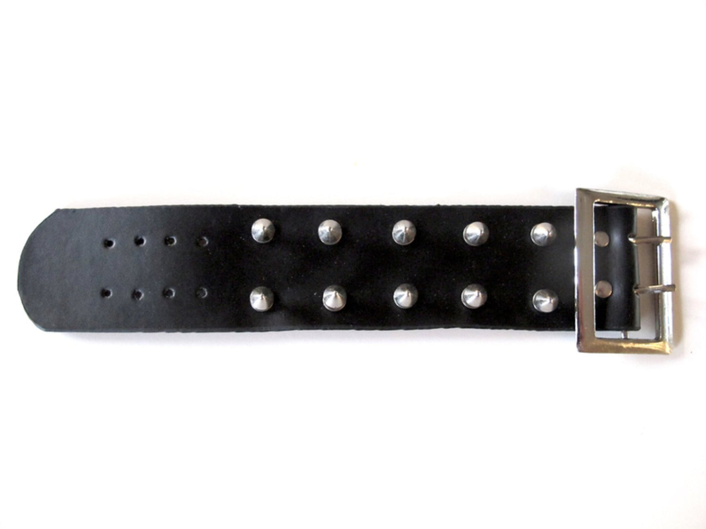Nitarmband med spike nitar