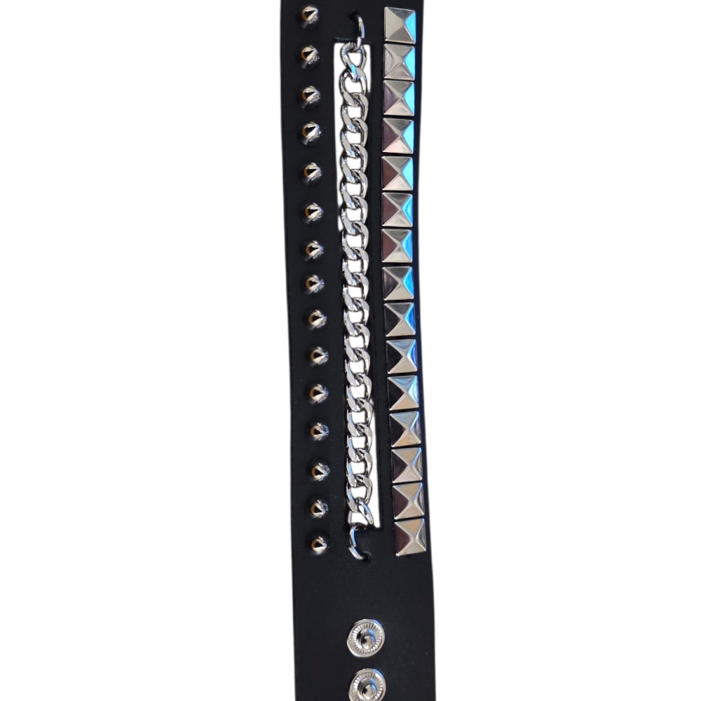 Dubbelradigt Läderarmband med Pyramidnitar, Kedja och Spikes