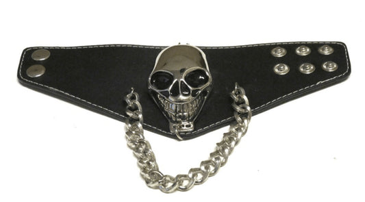 Läderarmband med dödskalle och kedjor