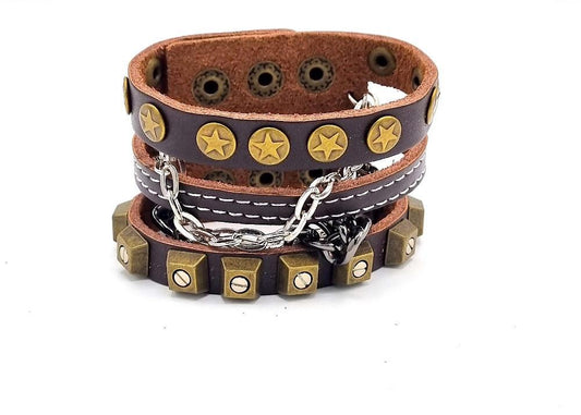 Läderarmband med kedjor och nitar
