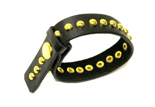 Läderarmband med runda nitar