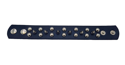Svart armband med spetsiga & runda metallnitar – punkrock stil