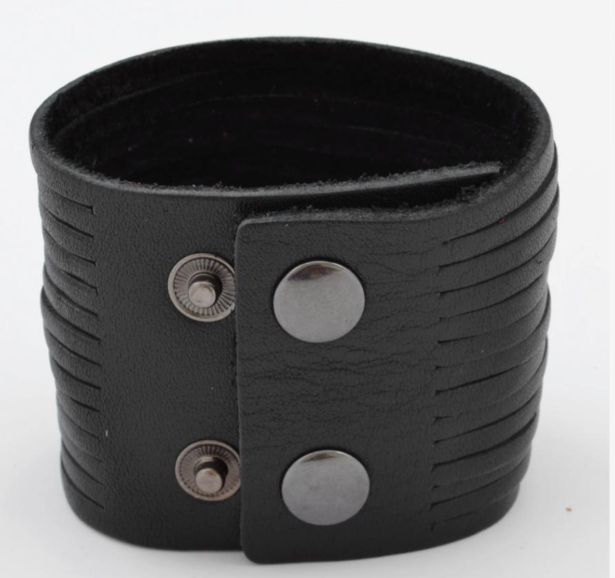 Läderarmband med snitt