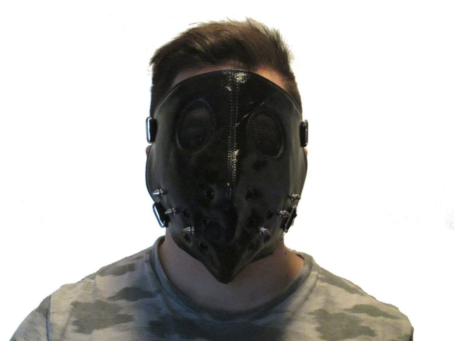 Lädermask med nitar