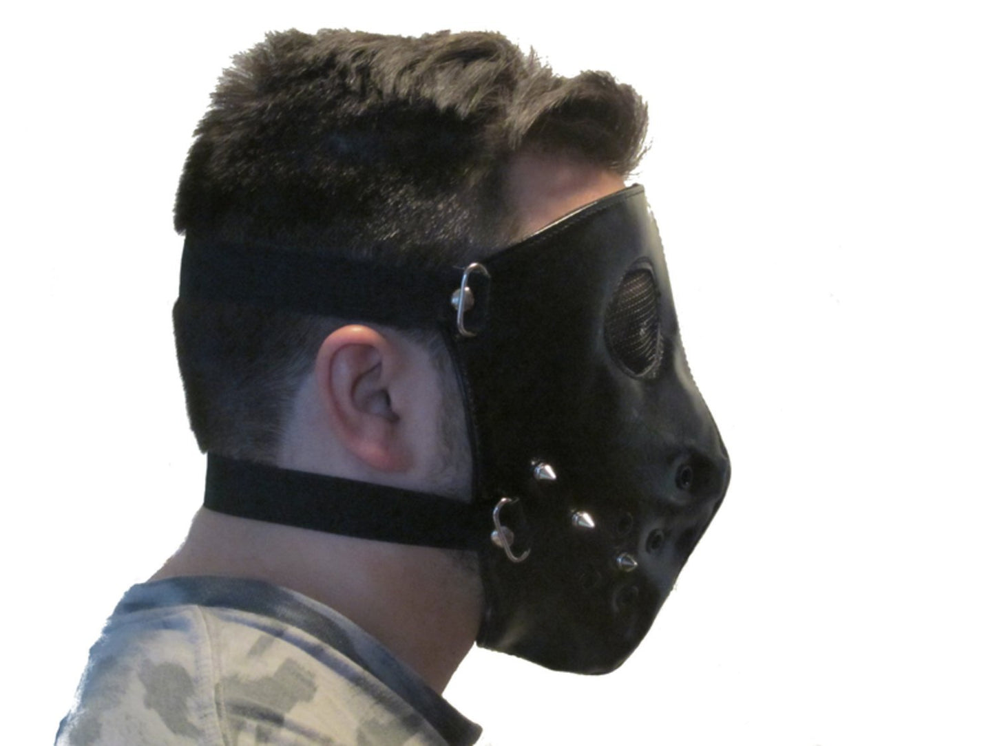 Lädermask med nitar