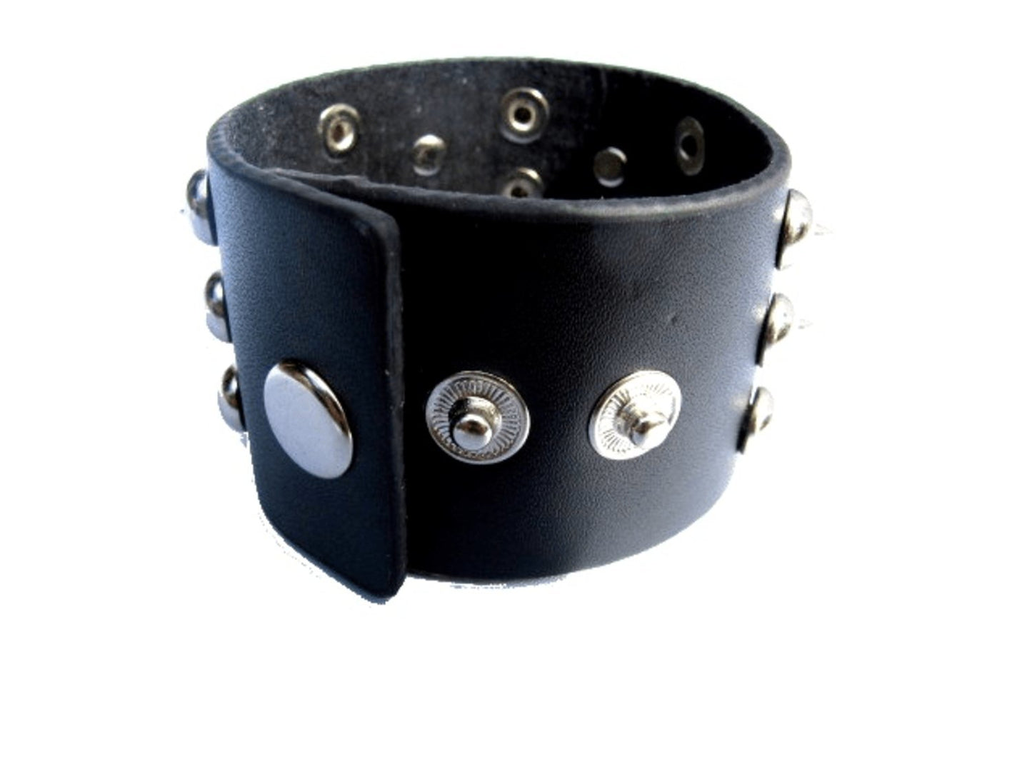 Svart läderarmband med spikes och runda nitar