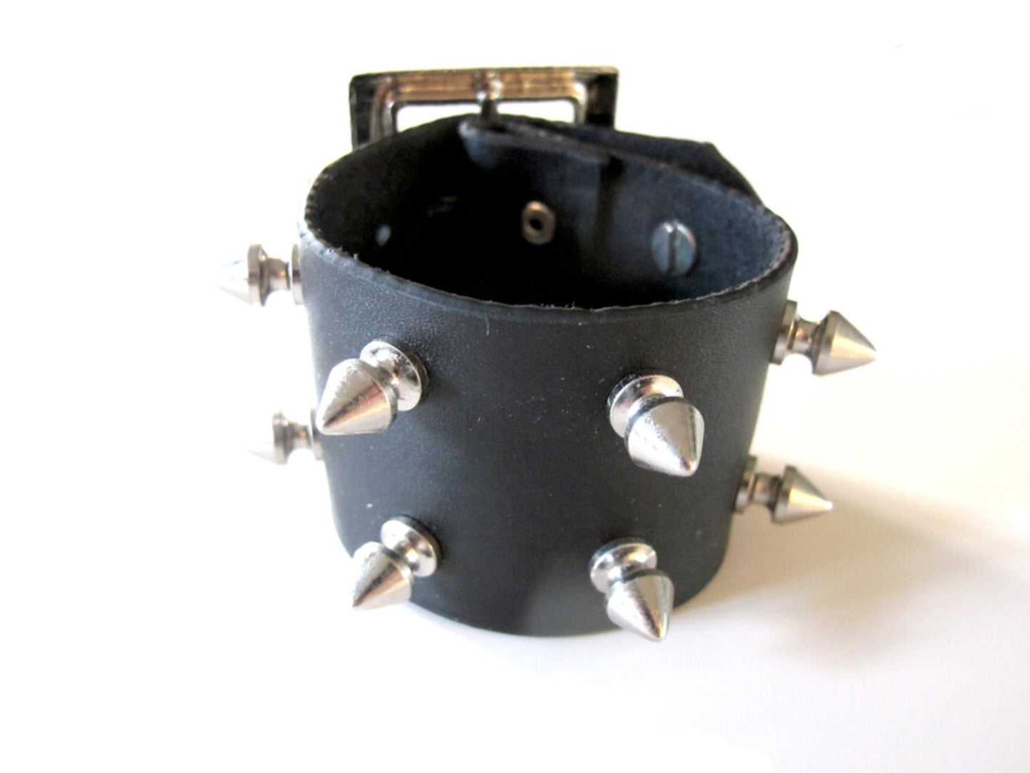 Nitarmband med spike nitar