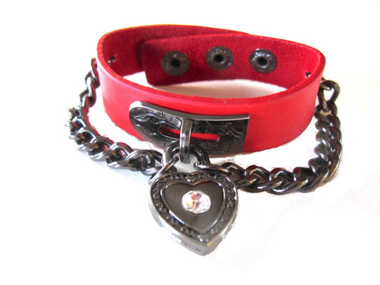Röd läder armband med hjärta och kedja