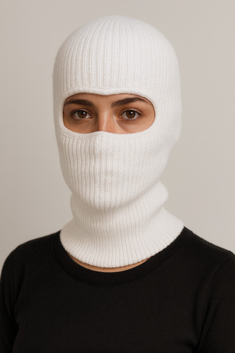 Rånarluva – Stickad Balaclava med Attityd