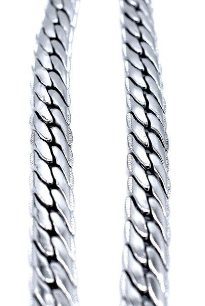 Silverfärgade kedjehalsband