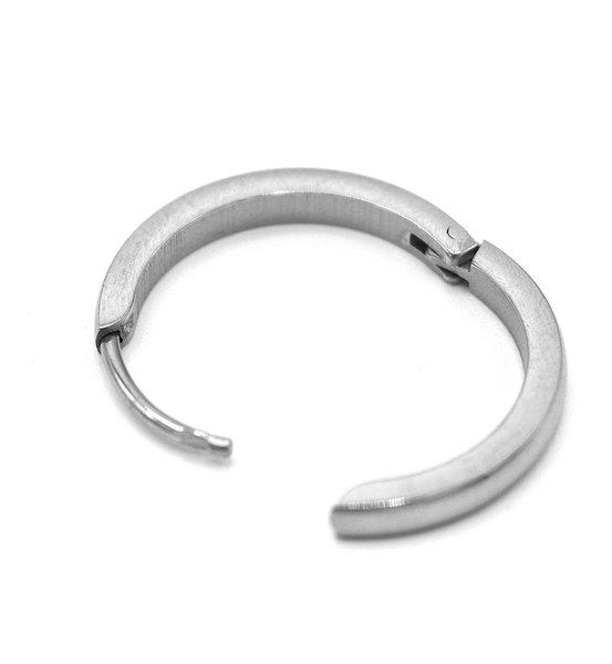 Silverfärgade ringörhängen