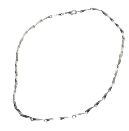 Silverfärgad halsband Majon