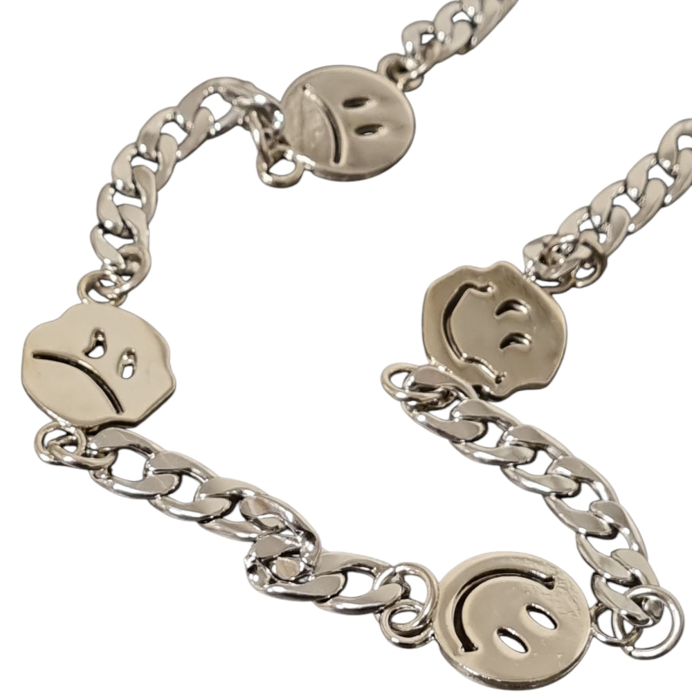Silverfärgad kedjehalsband  Smiley