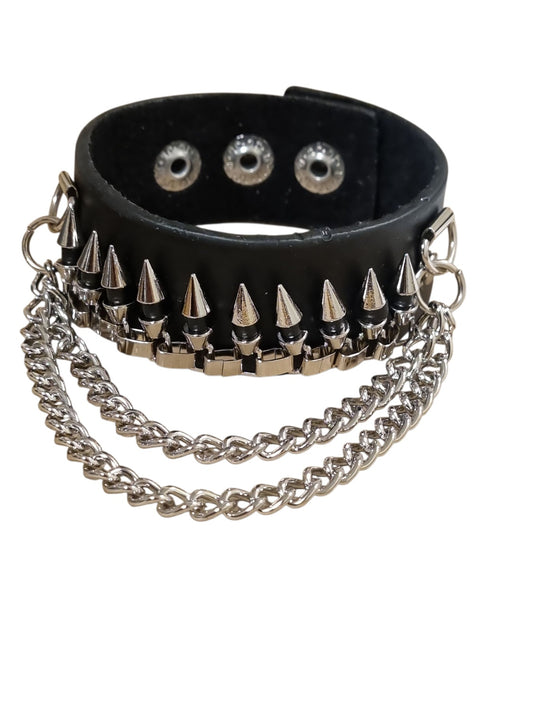 Svart Läderarmband med Spetsnitar & Kedjor