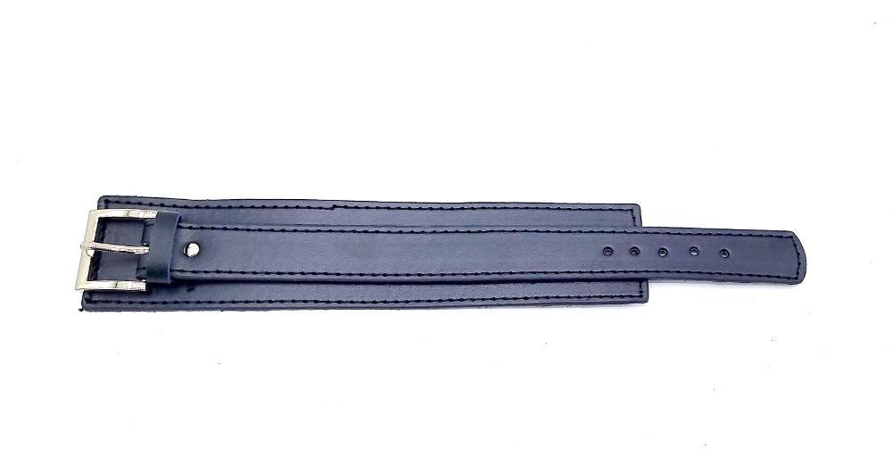 Svart armband i konstläder med spänne