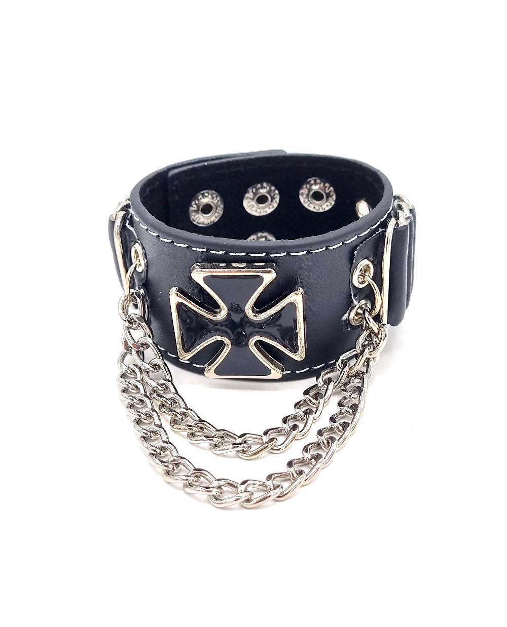 Svart armband med malteserkors och kedjor