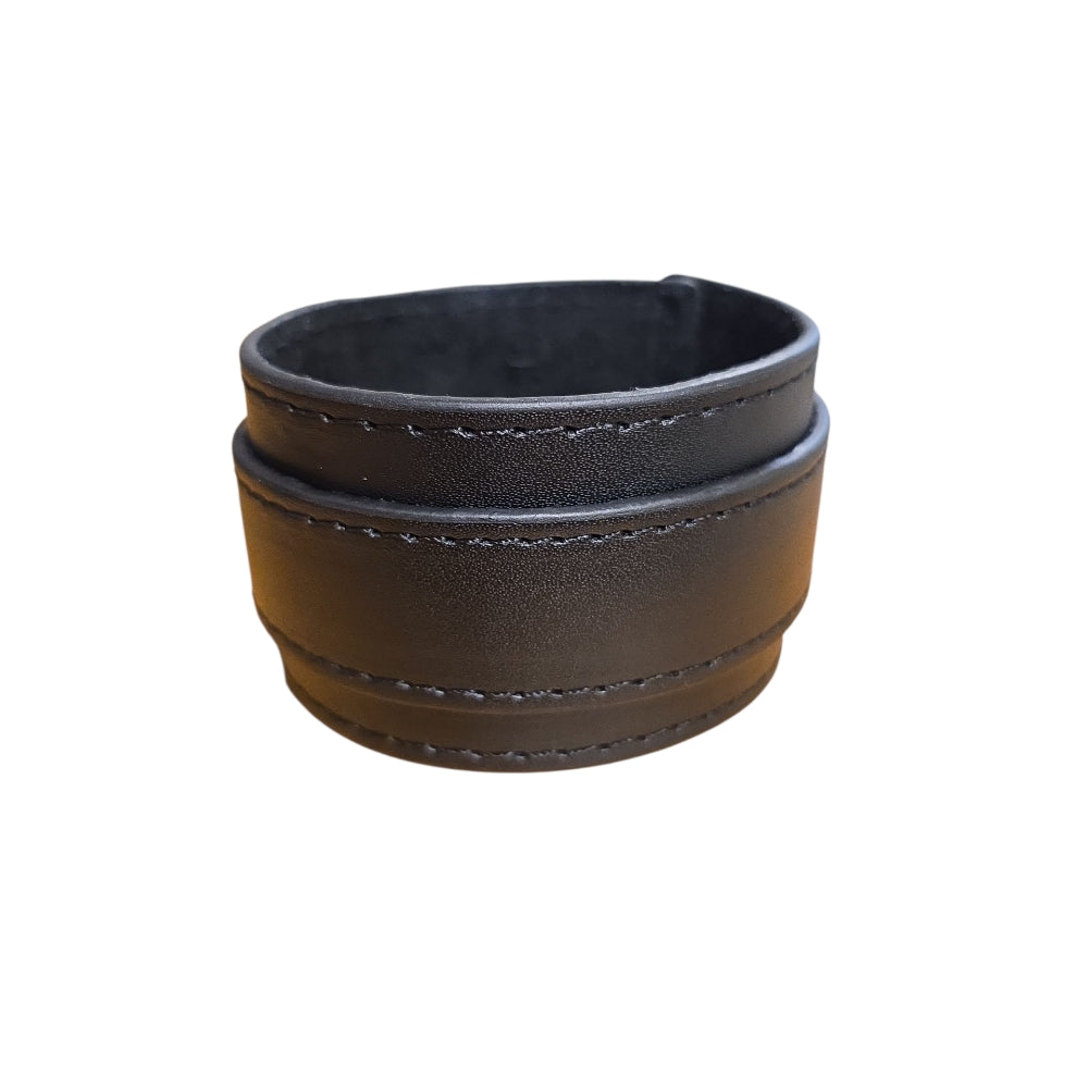 Svart läderarmband med dubbelsöm – Justerbart spänne