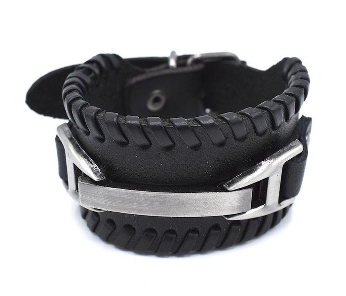 Svart läderarmband med spänne