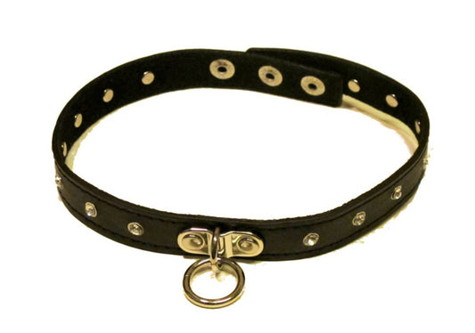 Svart läderhalsband med kristaller och ring