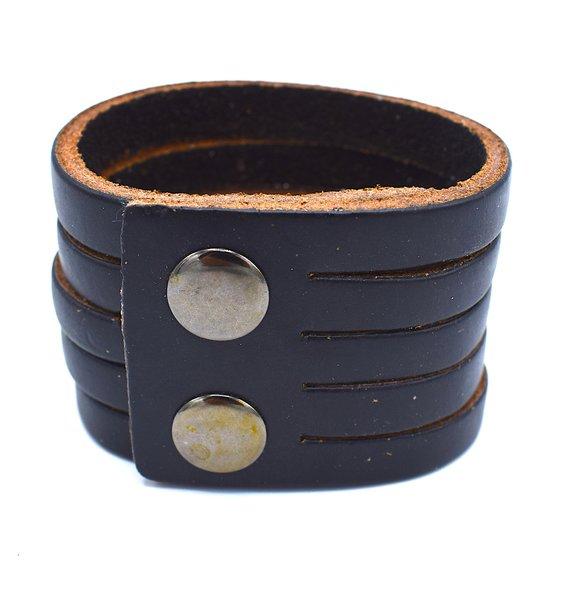 Svart snittad läderarmband