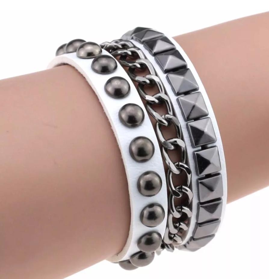 Vit Läder armband med kedja, pyramid- och runda nitar